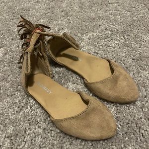 Old Navy - Size 5 - Taupe Flats